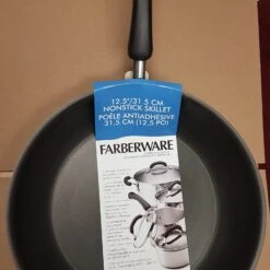 Farberware 12.5" / 31.5 CM Superior Nonstick Skillet